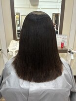 ヘアーアンドメイク ビス(HAIR&MAKE bis)&nbsp;縮毛矯正　【中西思実】