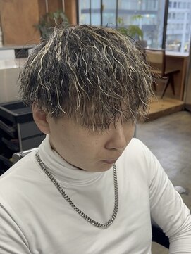 ロンド ローガン 名駅(Lond LOGAN) SEIYA指名　ツイストパーマ　ホワイトメッシュ