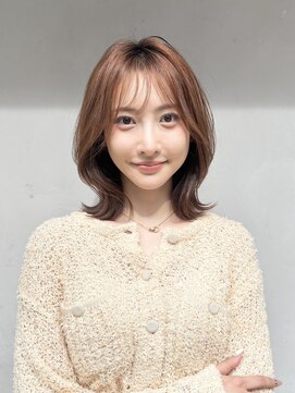 くびれミディ/顔まわりレイヤー/外ハネカール/シルキーベージュ