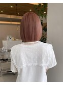 グレージュ切りっぱなしボブ前髪ありミニボブミルクティベージュ