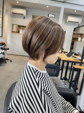 フィーカ(fika) 丸みショートボブ