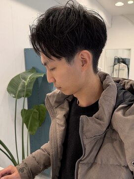 アンプ(amp) メンズショートセンターパート