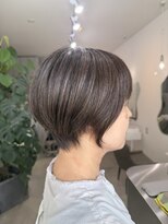ソソ(soso)&nbsp;大人ショートヘアくびれショート白髪ぼかし30代40代50代60代箕面