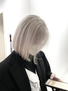 ジゼル(gisele) （小山）ホワイトカラー