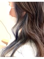 シーティオソンリーサ(SitioSonrisa)&nbsp;ブリーチオンインナーカラーブルーアッシュ