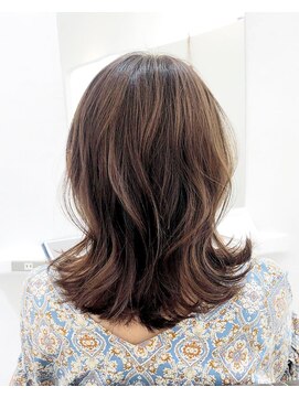 ナダ プライベートヘアサロン(NADA private hair salon) 愛されくびれミディ　グレージュカラー　外ハネミディアム