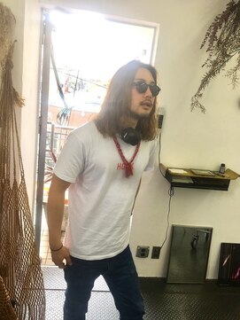 フィン(fin,) ツイストスパイラル/コンマヘア/アップバング/スキンフェード