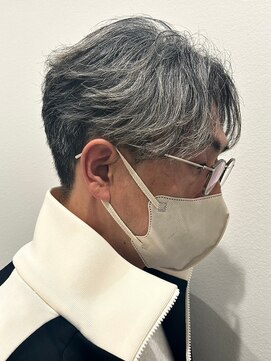 ヒュイル バイ ニアウ(Hwyl by Niau) メンズマッシュセンターパートスパイラルパーマニュアンスパーマ