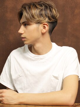 シアンデルカ(CYANDELUCCA) 外国人風ツーブロックセンターパート