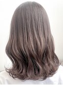 顔周りレイヤーカットくびれヘアミルクティーベージュカラー