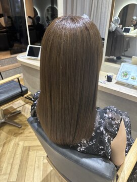 ジーナ 福岡天神(Zina) オリーブベージュ