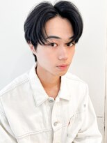 ダークアッシュカルマパーマハンサムショートセンターパート