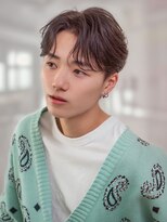 オーシャントーキョーオーバー 渋谷(OCEAN TOKYO OVER)&nbsp;韓国ヘアニュアンスコンマバングセンターパートフェザーパーマ