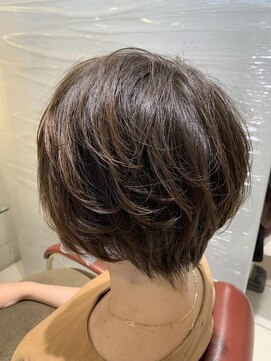 エム インターナショナル 白岡 キュート(EMU international CUTE) 軽やかさと小顔効果の秘密