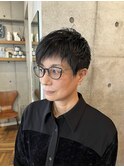 くせ毛を活かすベリーショート