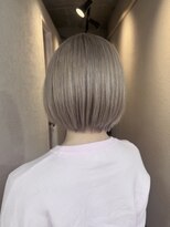 ヴィヒタ 川越 本川越(VIHTA.)&nbsp;ブリーチダブルカラーホワイトベージュショートボブ川越本川越