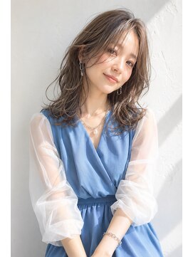 アッシュ 学芸大学店(Ash) ミディアムレイヤー/大人女性/アッシュベージュ/脱白髪染め