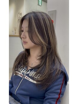 アリ(ALi)の写真/【ハイライト×レイヤー特化】大人の上品な派手感と小顔デザインが◎