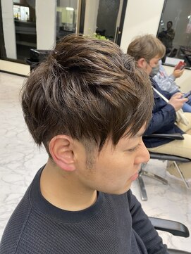 レヴィア(Revia) マッシュ系ツーブロック