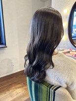 エルサフィロ キタハマ(el zafiro kitahama)&nbsp;20×30×40代×ナチュラル×髪質改善×チャコールネイビー×ツヤ