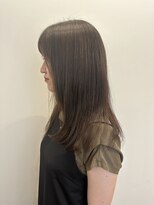 ゼンドットカラスマ(Zen.karasuma)&nbsp;地毛風ストレート×白髪ぼかしハイライト20代30代40代