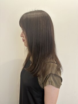 ゼンドットカラスマ(Zen.karasuma) 地毛風ストレート×白髪ぼかしハイライト20代30代40代