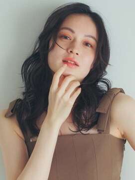 ファムバイアヴァンス(Femme by AVANCE.) 透け感レイヤーウェーブ暗めカラー