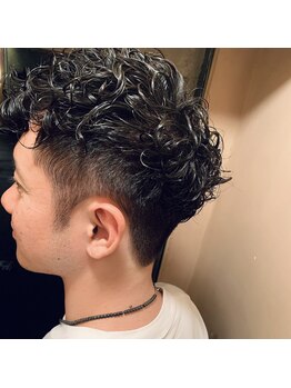 【当日予約OK】トレンドを取り入れつつ、再現性と似合わせで好感度アップ☆仕事帰りも通いやすい好立地。