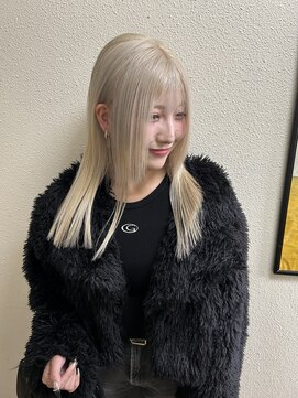 ミミー(mimiiy) ホワイトブロンド