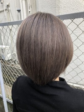 テテ(TETE) シルバーベージュ 長堀橋×心斎橋