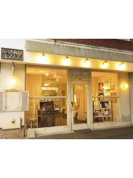 カウンセリング～仕上げまで一人のスタイリストがマンツーマン対応☆少人数対応で周りを気にせず相談可◎