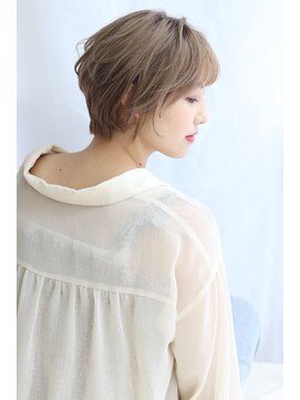 アルベロ(albero) 20代30代40代　シースルー前髪×束感ショート