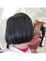 クオリス 赤塚店(QUALIS) 大人可愛い20代30代40代黒髪前下がりミニボブ丸みショート◎