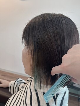 オフィーリア(Ophelia) チラリとみえるイヤリングカラー