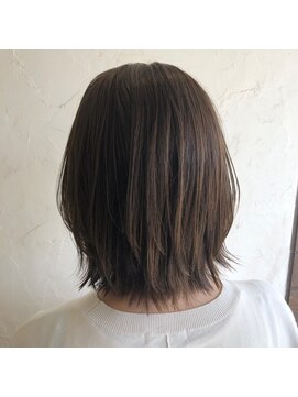 アイフラット 稲沢(I-FLAT) 外ハネ切りっぱなしボブ