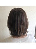 外ハネ切りっぱなしボブ