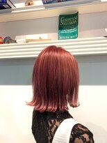 ケイト(kate) 【kate 大宮】アセロラレッド×外ハネミディ