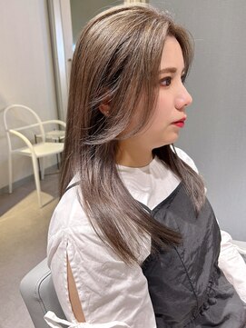 アム(amu) 透明感オリーブベージュ×顔まわりレイヤーロング