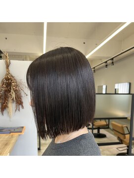 リジー(Litzy) 《切りっぱなしボブ×オリーブカラー♪》木寺樹莉