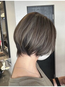 リファイン 羽村店 ショートボブ/ハイライト/グレージュ/イルミナカラー