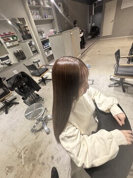 オリーブベージュ