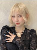 淡色推しにもオススメ!柔らかハイトーンショートボブ s123