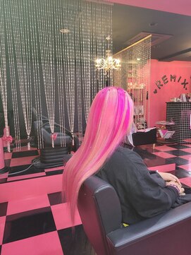 リミックス(REMIX by Love hair KING OF PRINCESS HAIR&EXTENTION) 派手髪 原色ピンク原色ペールピンクエクステ70本ティンセル16本