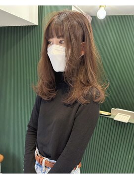 オグジュアリー 表参道(aux.) 重軽レイヤー×ベージュブラウン