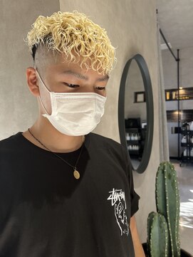 シアン(.Xian) 【men's】ブリーチパーマ（高槻/高槻美容室/メンズ/眉カット）