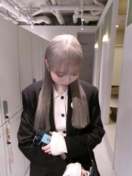 ムーム(Momb) ホワイトグレージュ