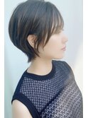 コンパクトショートフェイスレイヤー透明感襟足すっきり黒髪暗髪