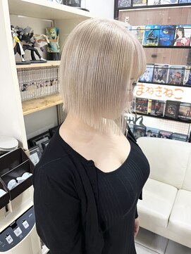 トムキャット(TOM CAT) 『エフェクトブリーチ』ホワイトミルクティー系カラー！