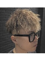 ウィスカーズ(Whiskers)&nbsp;フェード×フルメッシュ×ツイストパーマ