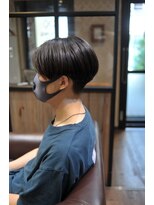リビング(LIVING)&nbsp;ウルフから刈り上げマッシュ｜襟足すっきり大人メンズ